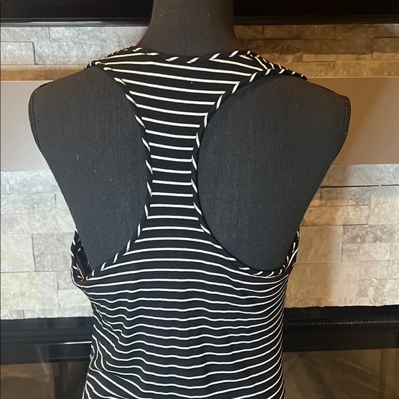 BCBGMaxAzria Black and White Striped Sleeveless Racerback Dress size Medium - Picture 6 of 10